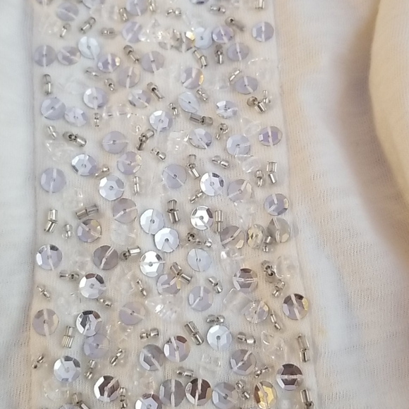 Beautiful halter top - Picture 3 of 6